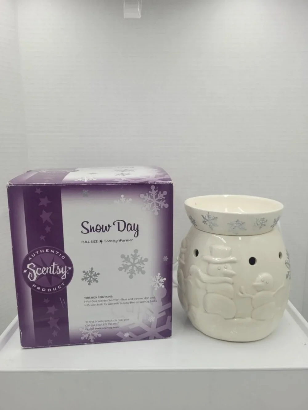 Scentsy Snow Day Winter Holiday Collection FullSize Wax Warmer Retired Snowflake